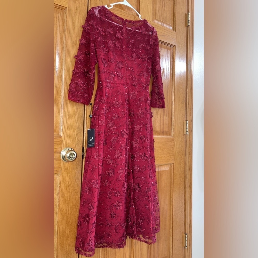 Women’s Formal Dress Size 8 Sequin Embroidered Red ADRIANNA PAPELL Lace Cocktail
